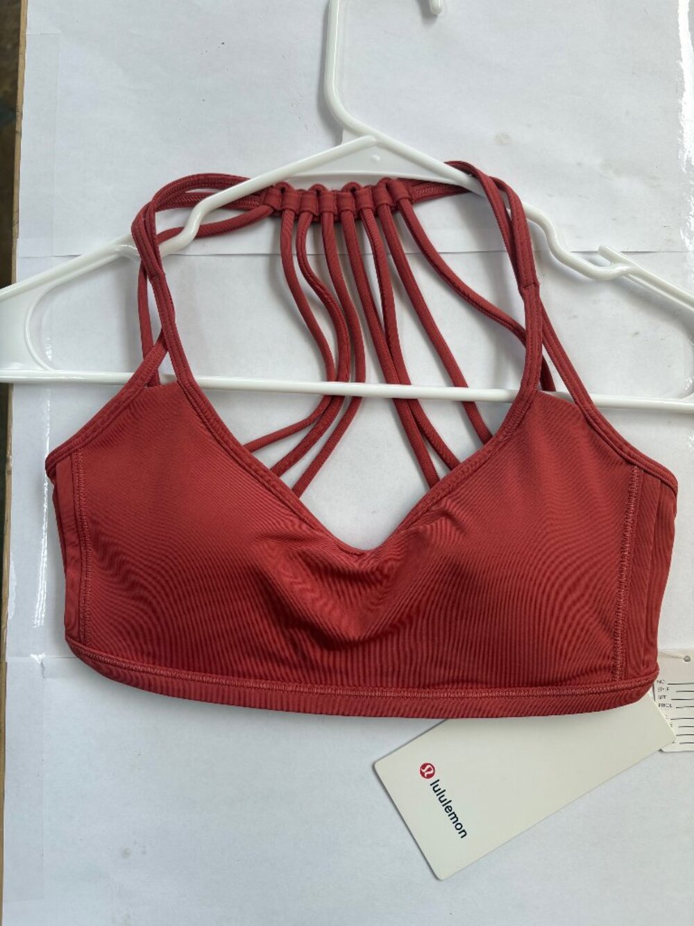 Lululemon Lighten Up Bra - Size 4 - NEW